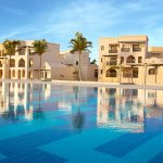 hotel-salalah_rotana_resort_swimming-pool-views